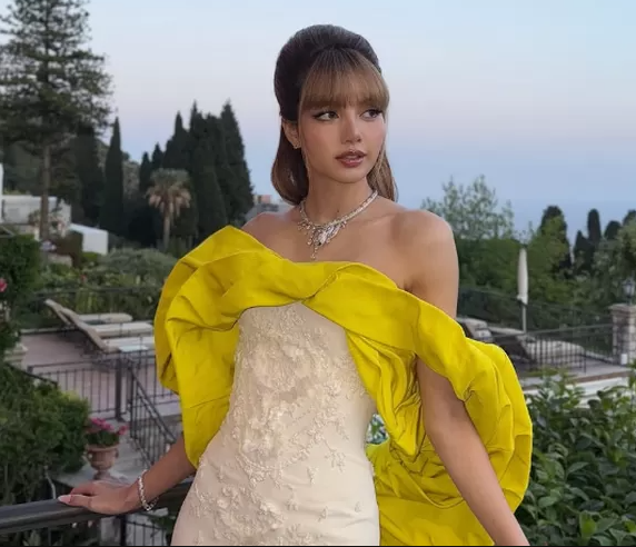 Lisa BLACKPINK