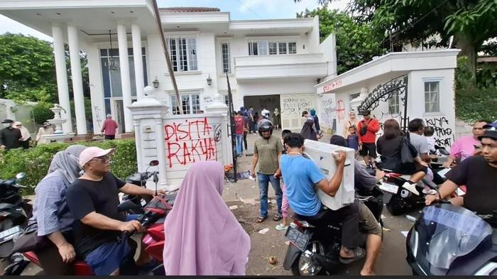 Skandal Tunjangan DPR Rp50 Juta: Rumah Pejabat RI Diburu dan Dijarah Massa